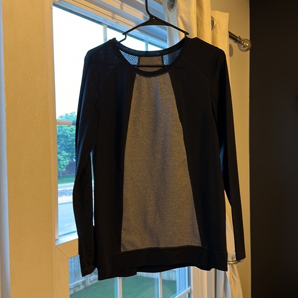 Dry-Fit CAbi Long Sleeve Top - Picture 5 of 5